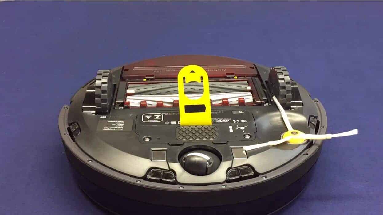 Cleaning the Inner Part of the Roomba