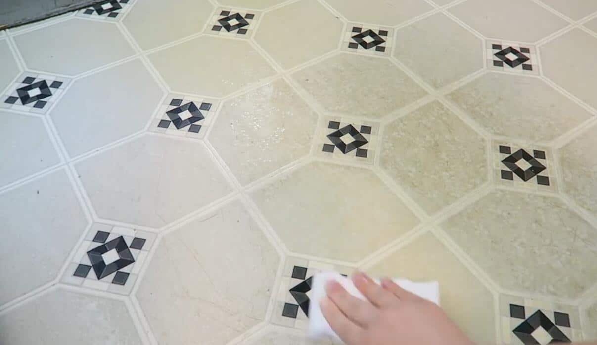 Cleaning Linoleum Floors with Castile Soap