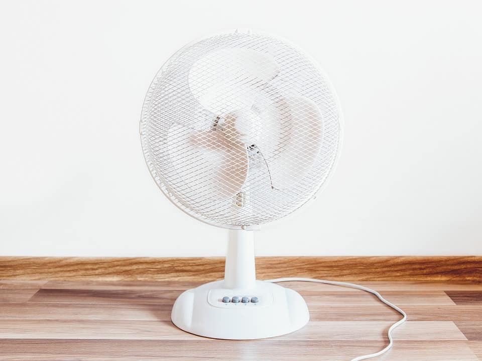 How to clean a table fan