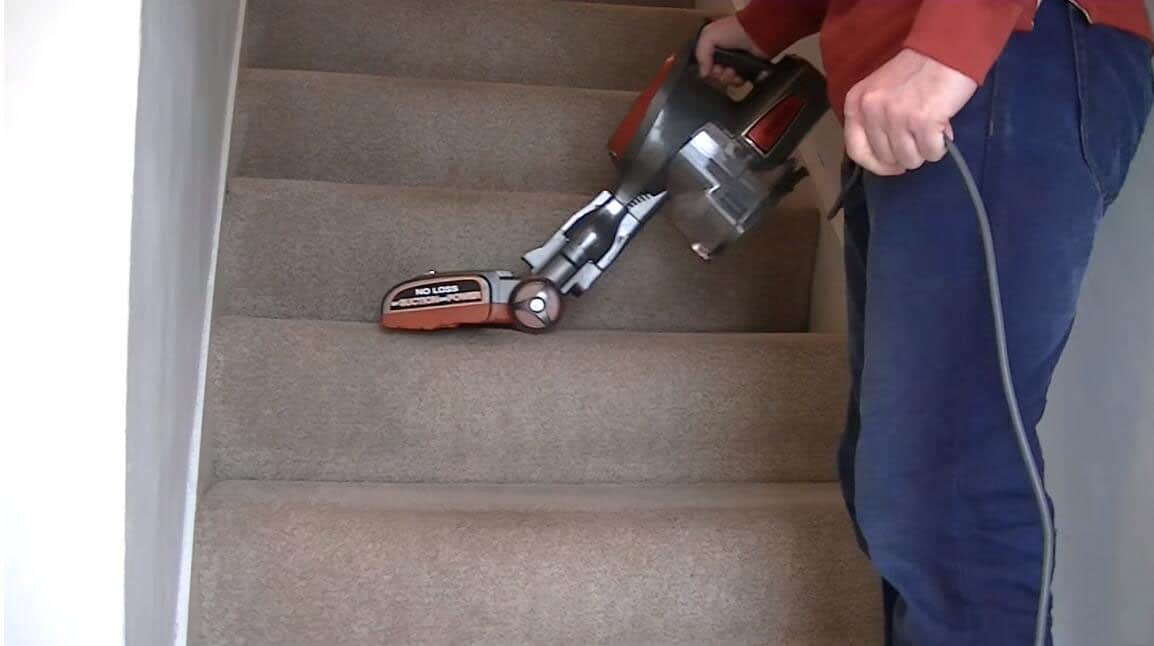 handheld vacuum clean stairs